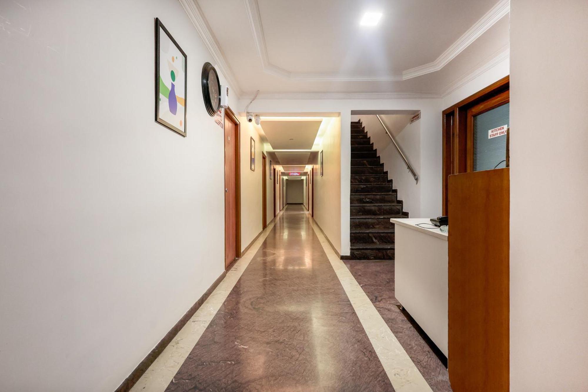 Hotel Treebo Rvg Vadodara Exterior foto
