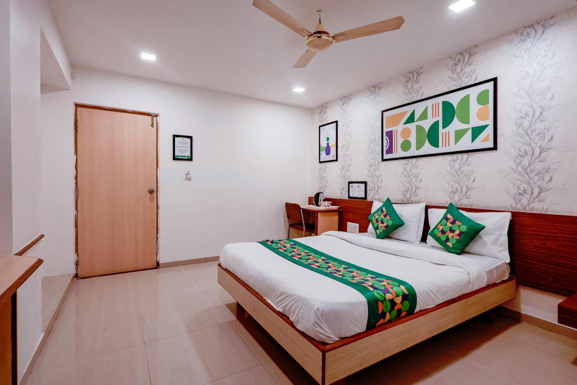 Hotel Treebo Rvg Vadodara Exterior foto