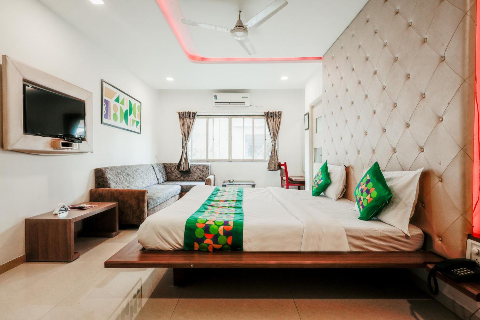 Hotel Treebo Rvg Vadodara Exterior foto